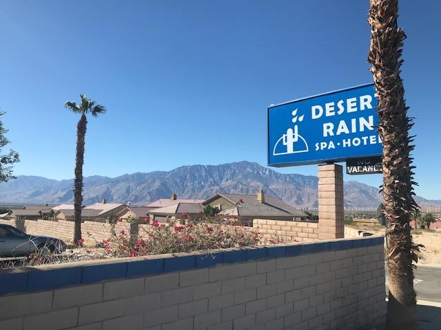 Desert Rain Spa Hotel デザート・ホット・スプリング エクステリア 写真